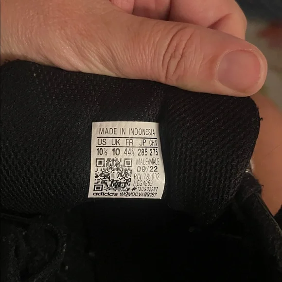 Adidas SUPERSTAR sneakers size 10.5 - Picture 8 of 11